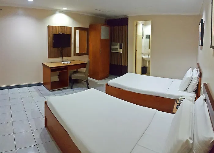Golden Valley Hotel 2*