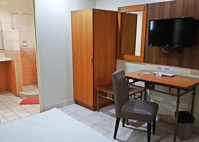 Hotel Golden Valley