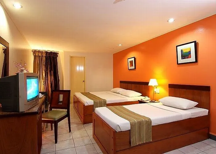 Golden Valley Hotel 2*