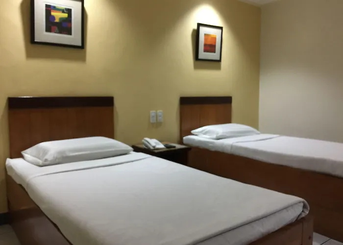 Golden Valley Hotel 2*